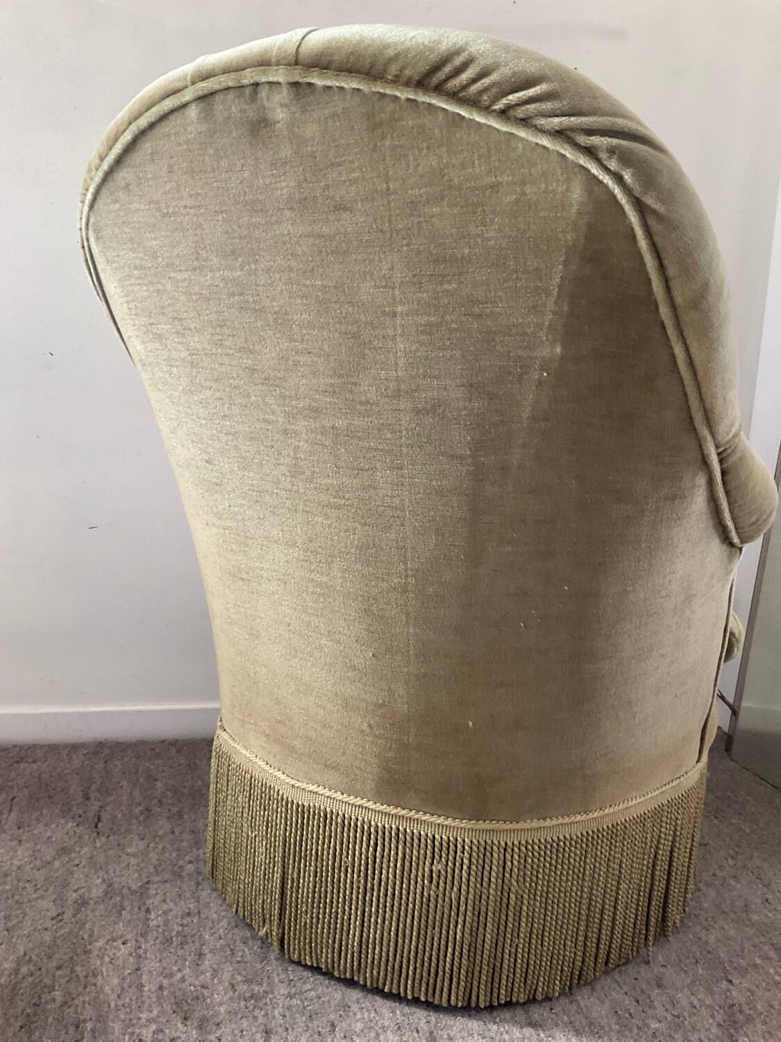 70s toad armchair in green velvet