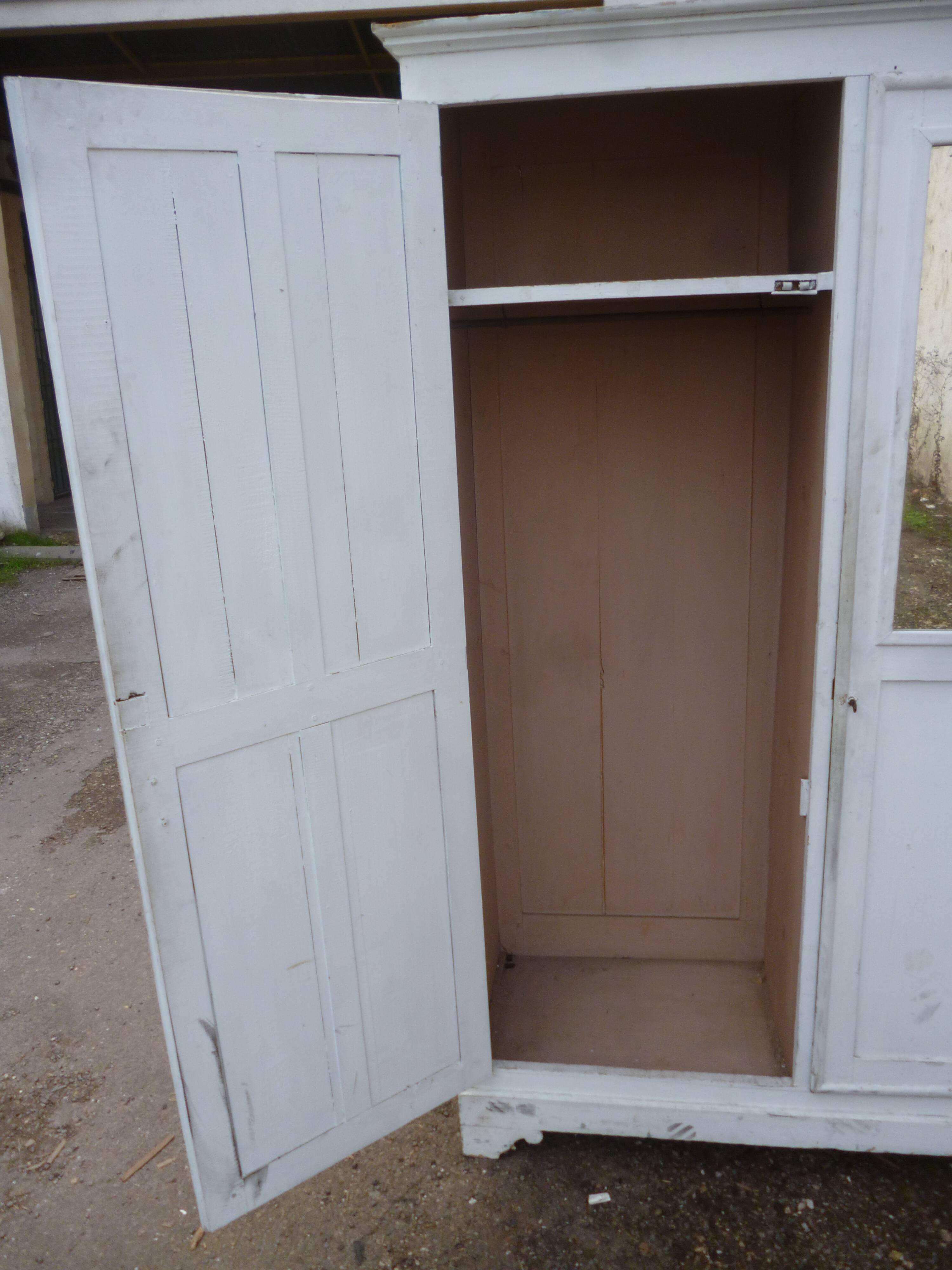 Vintage cabinet 2 doors antique patina