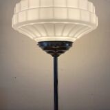 Art Deco lamp in chromed metal and opaline