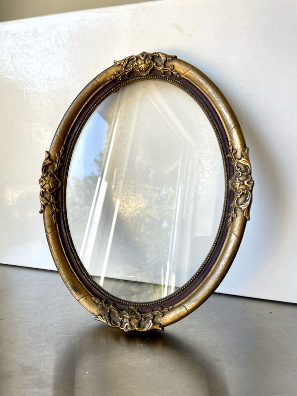 Cadre ovale ovale antique en bois doré coloré avec verre