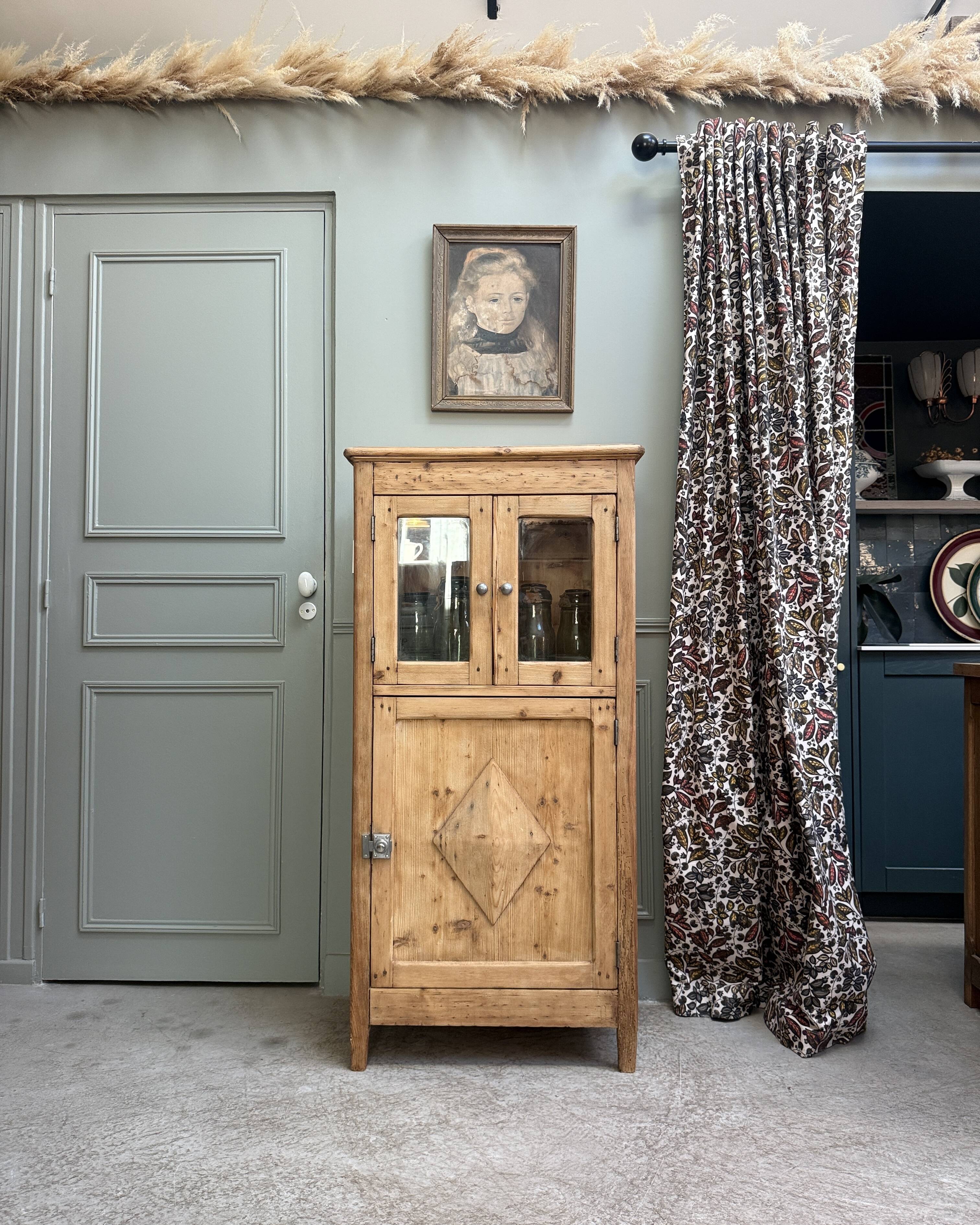 Small vintage dresser chic country (renovated)