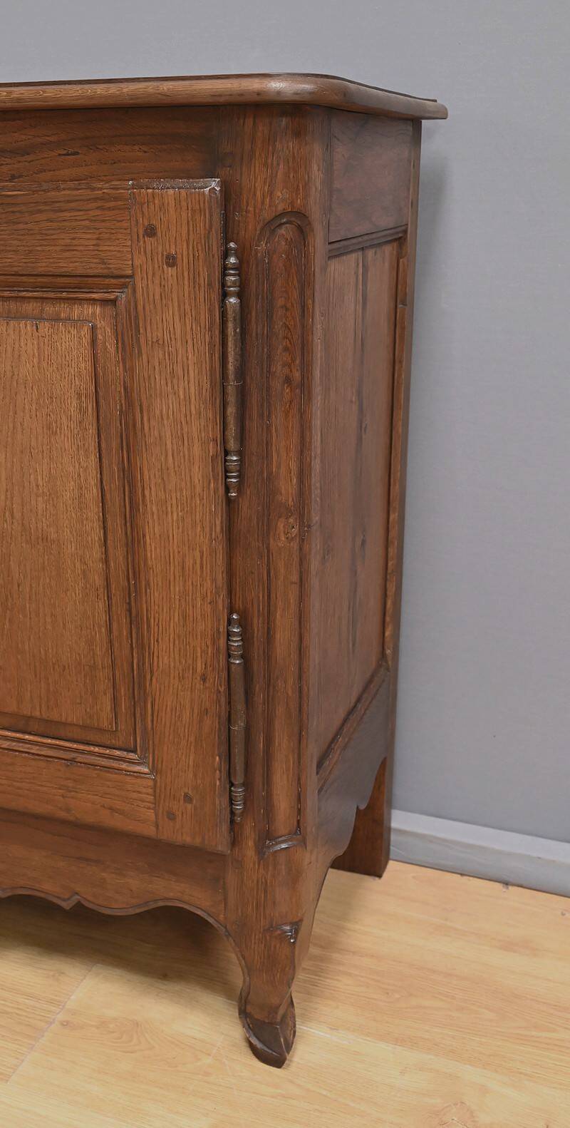 Solid oak sideboard, Louis XV style – Mid-19th century
