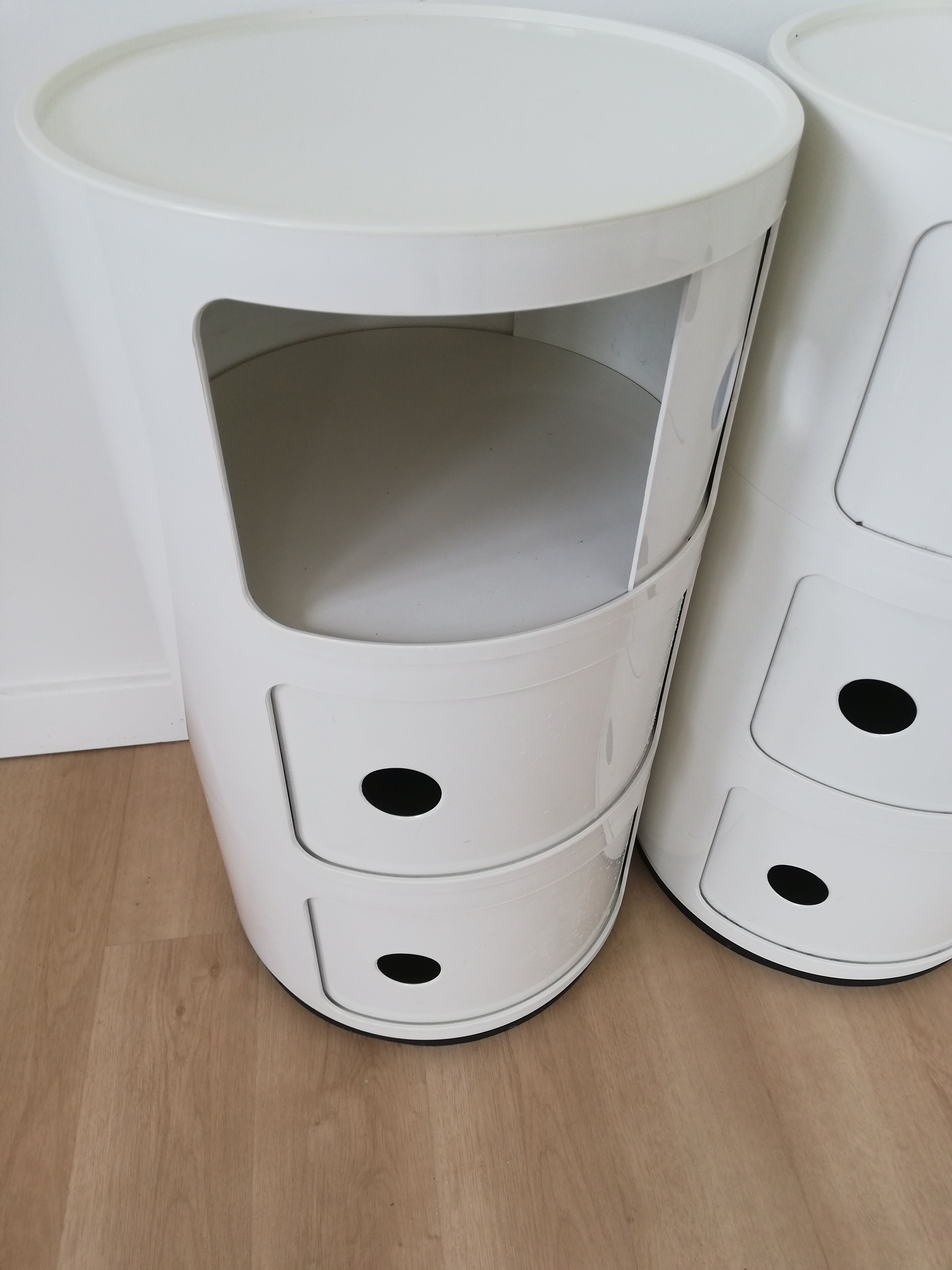 Pair of bedsides kartell