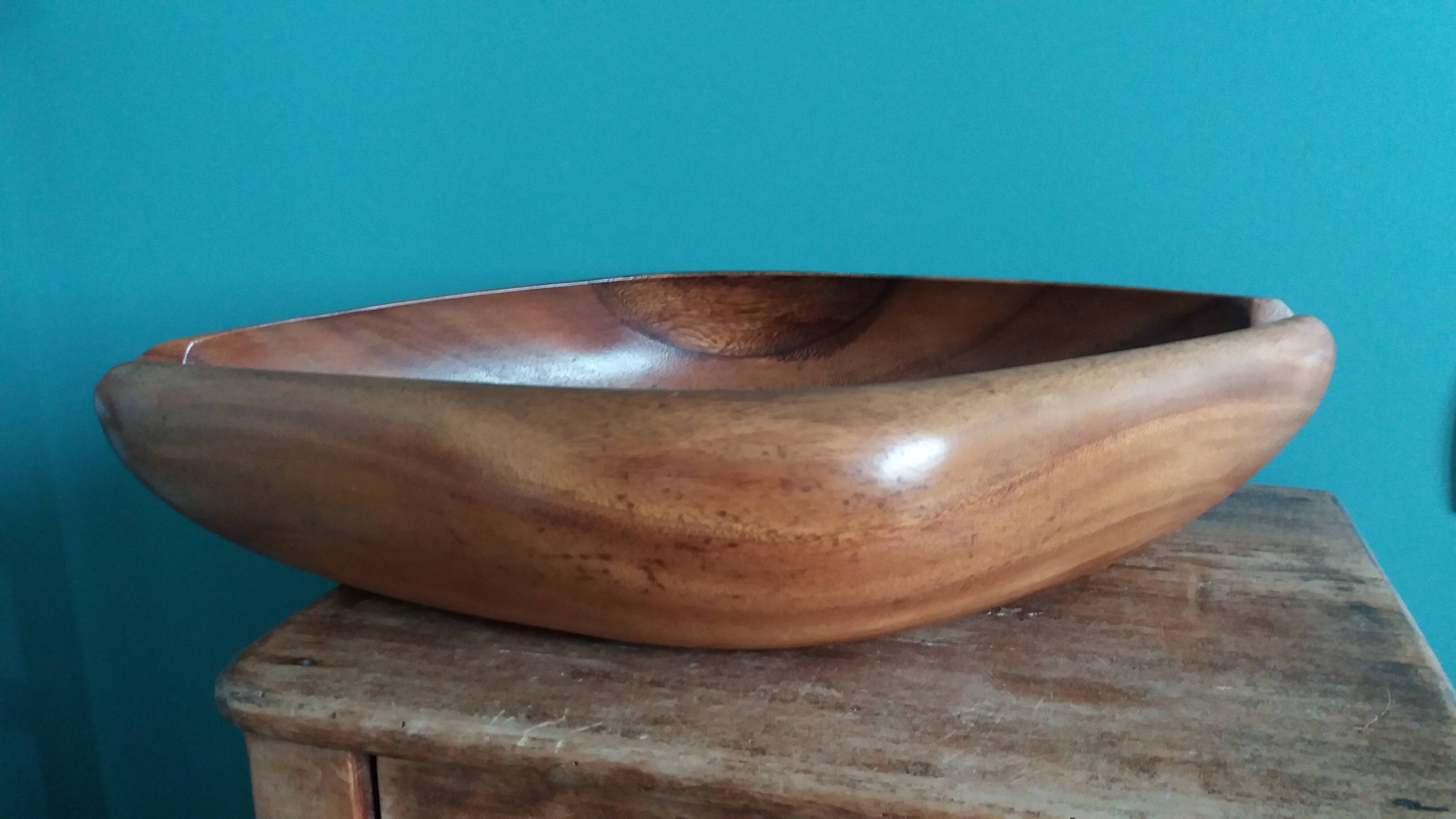 Fruit bowl pocket emptying in Monkey Pod Wood, Philippines