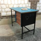 Child desk