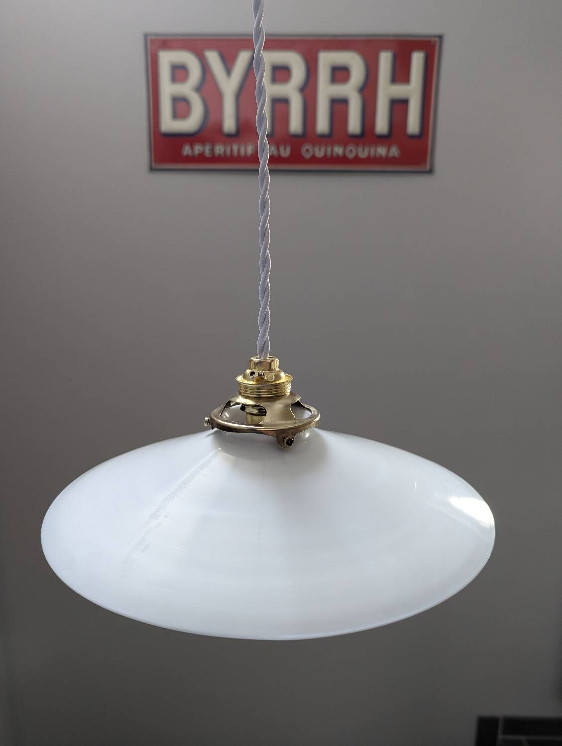 Suspension, Art Deco portable lamp in smooth opaline