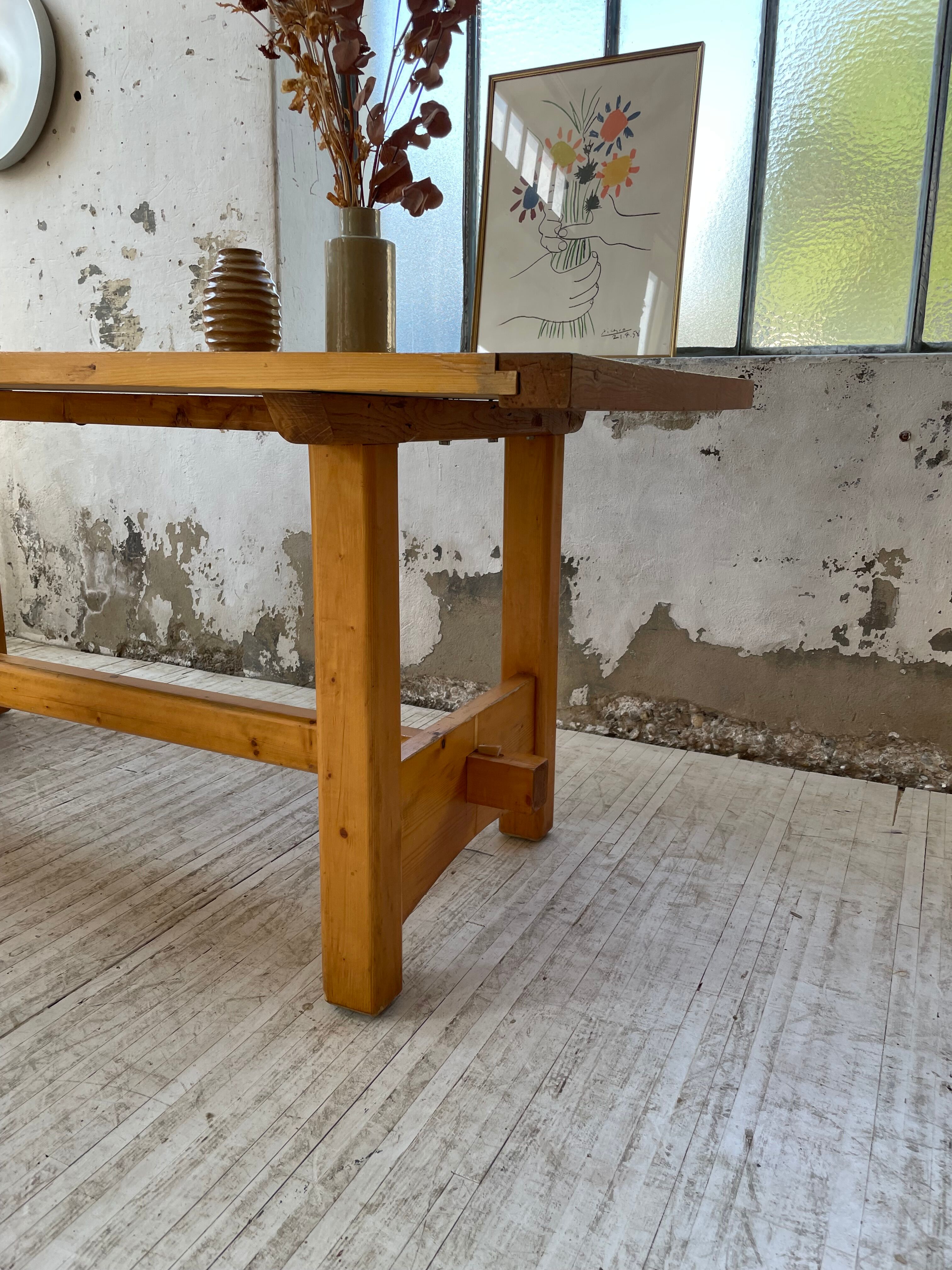 Mountain furniture table in pine 2m