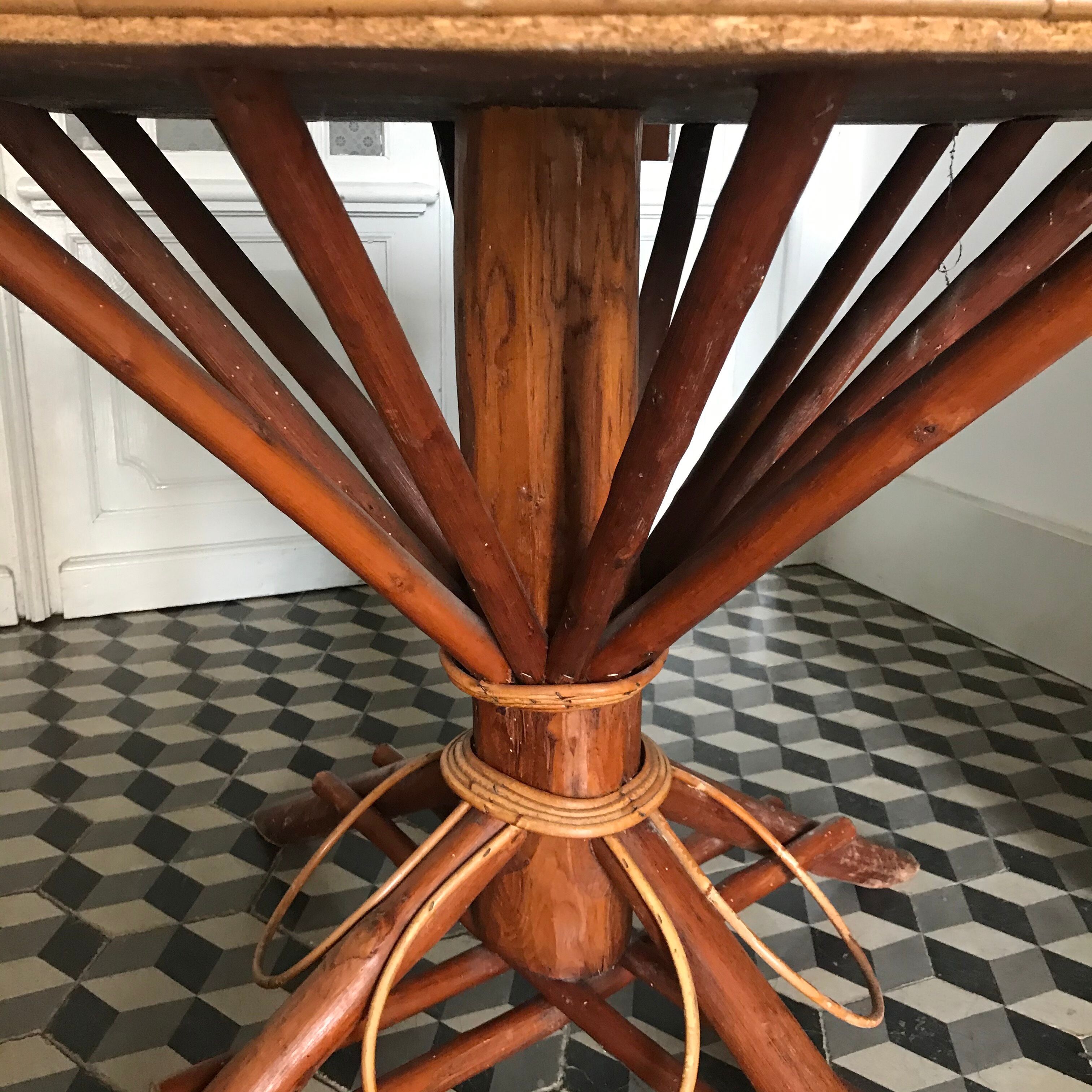 Table vintage en bambou et rotin