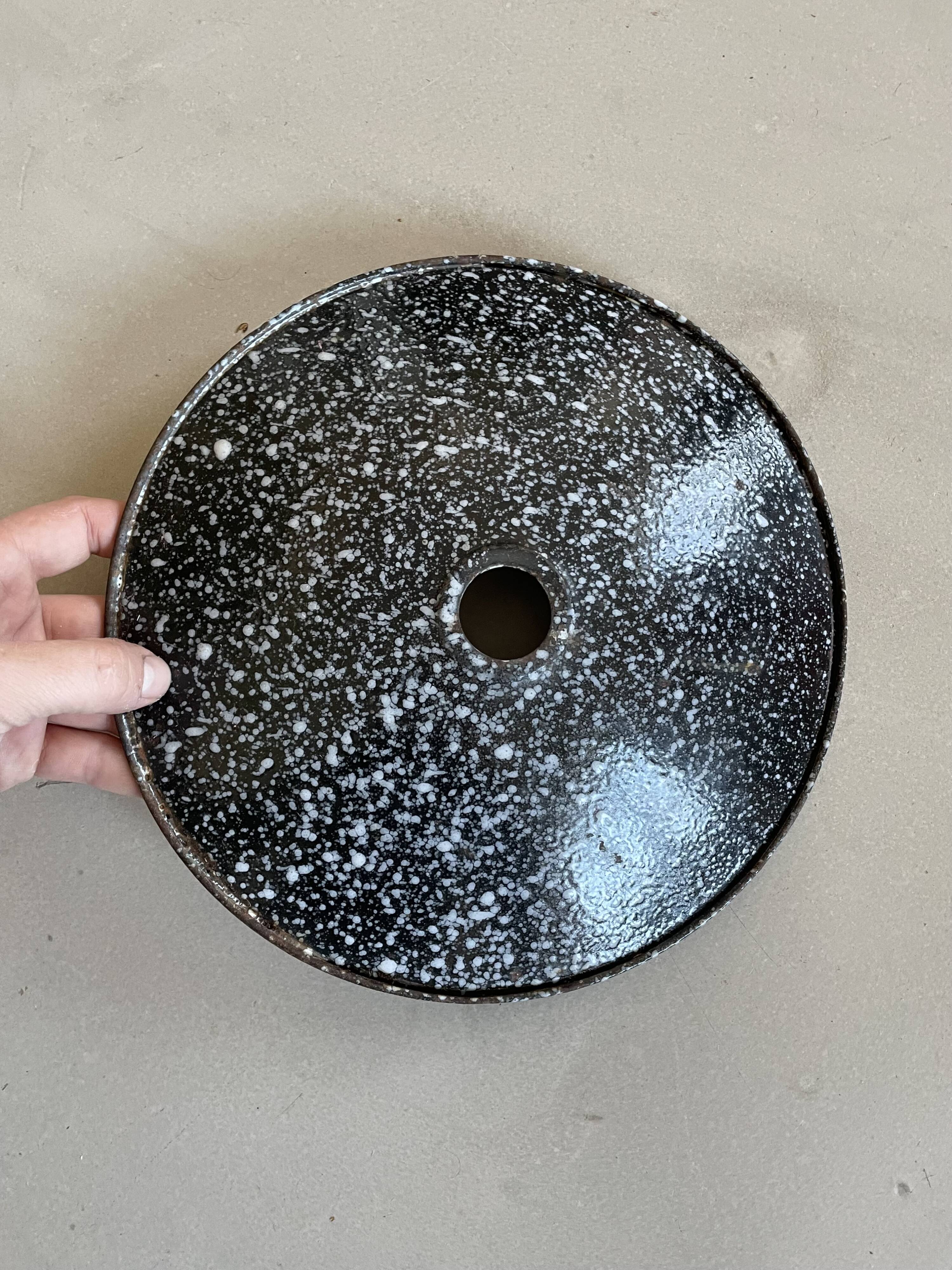 Sheet metal suspension, industrial enameled bowl