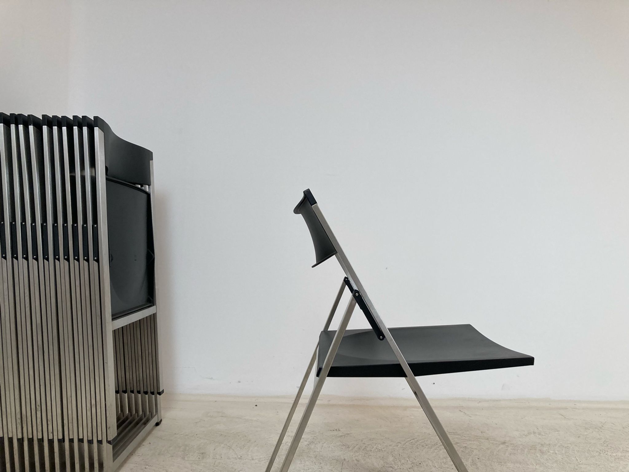 Chaises P08 pliantes par Justus Kolberg pour Tecno 1991