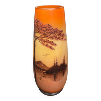 Vase 1900 en verre peint par Joma décor paysage XXe