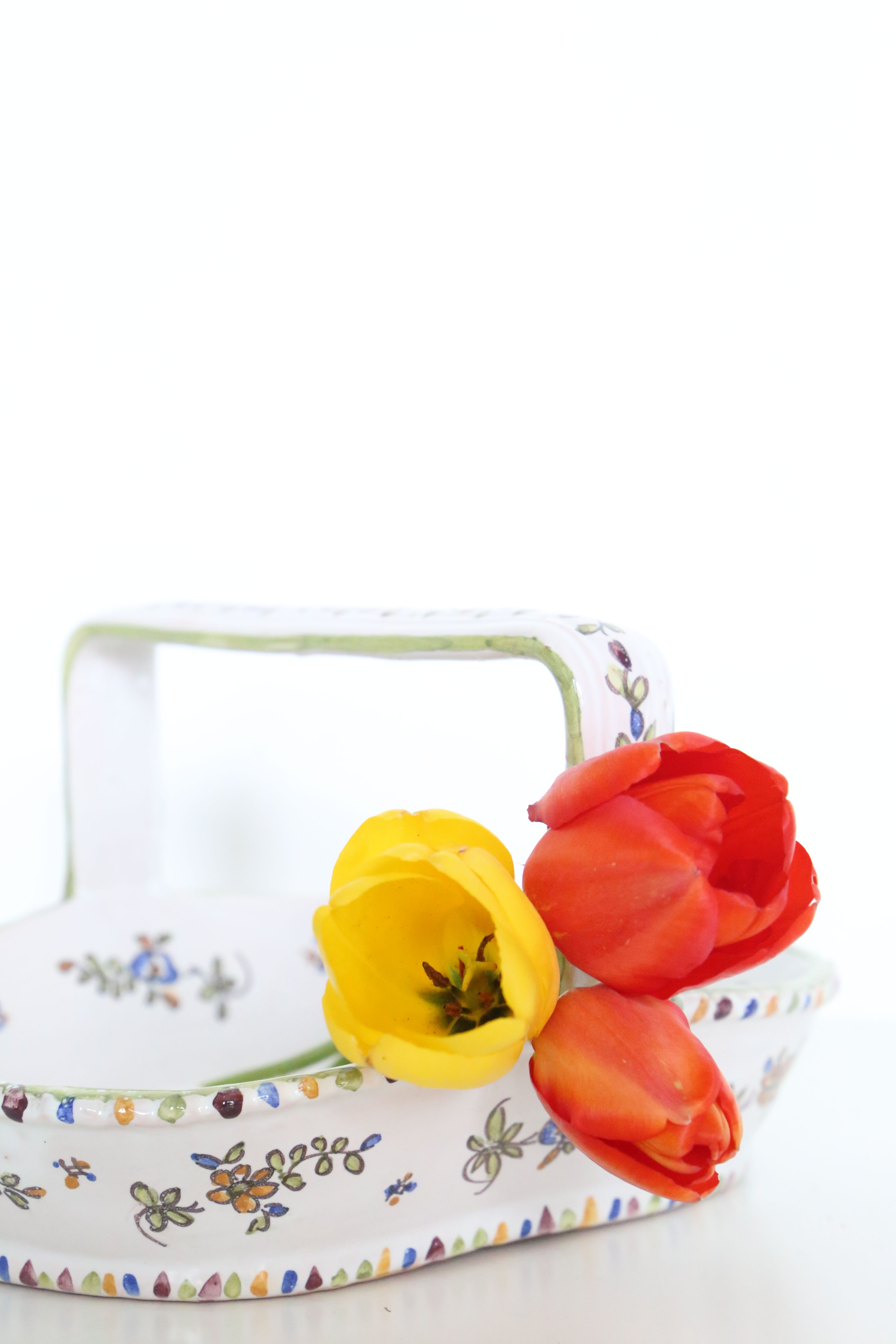 Ceramic basket of Martres Tolosane, hand painted