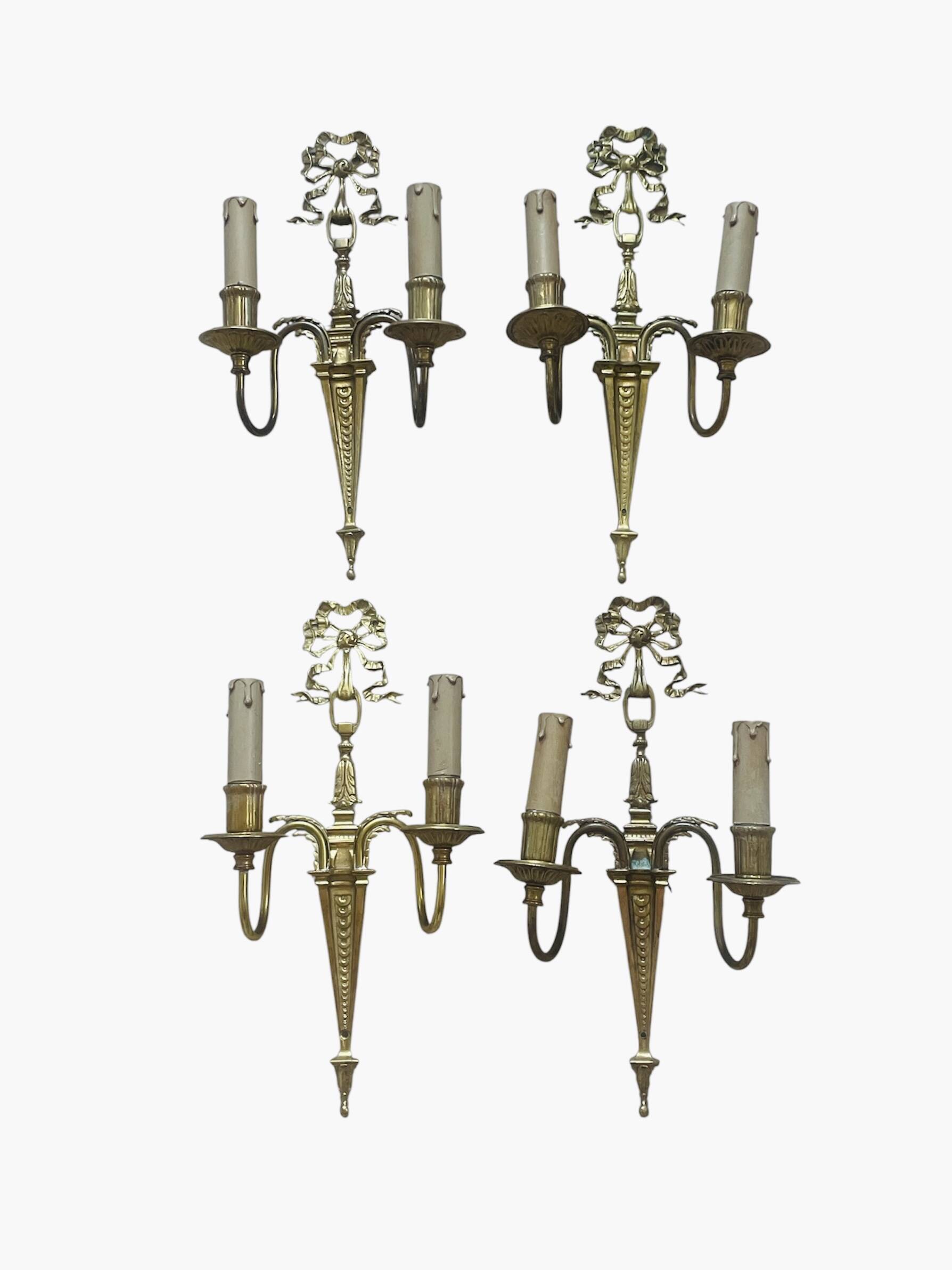 Pair of wall lights in brass and gilded bronze, Arnold Montrose Ltd, Lo
