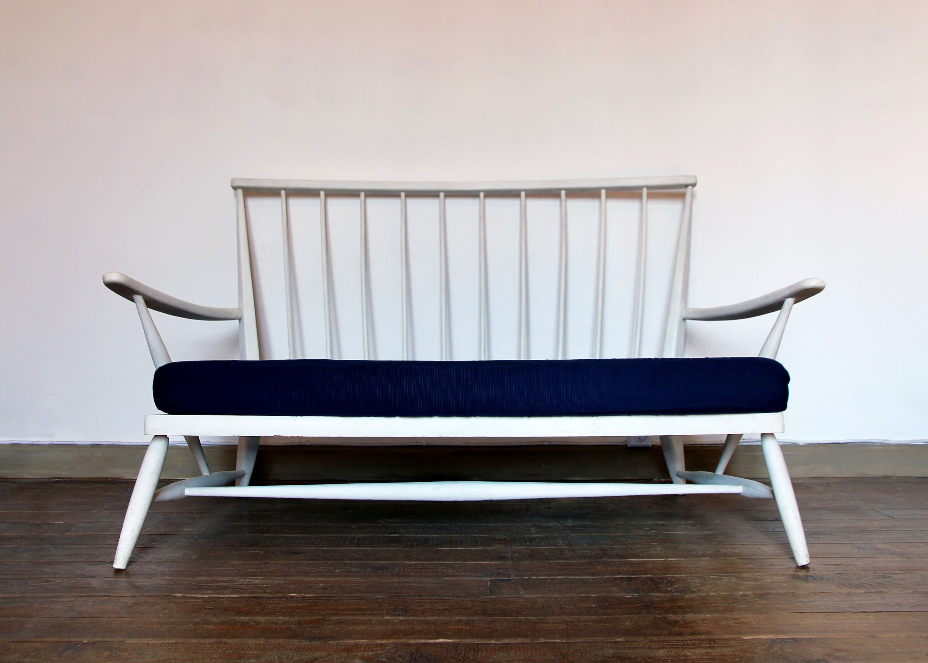 Sofa 2 place to Scandinavian lines