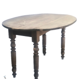 Oval flap table