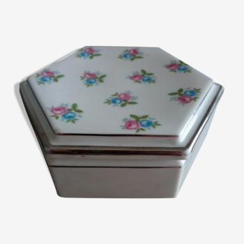 St Uze porcelain box