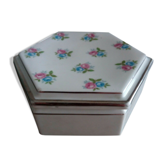 St Uze porcelain box