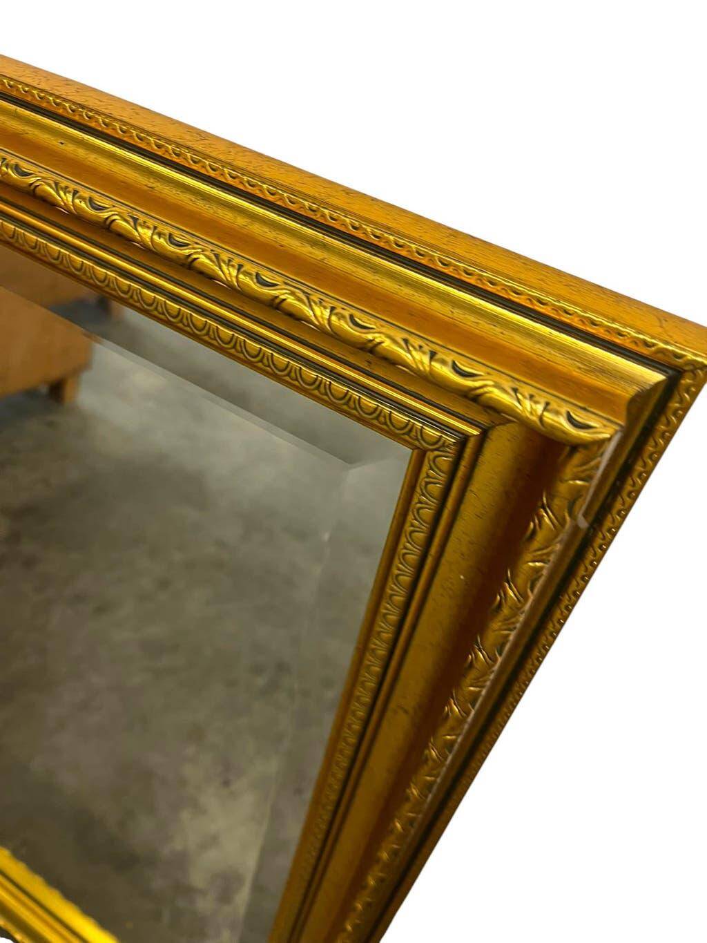 Miroir mural vintage « doré » en verre taillé