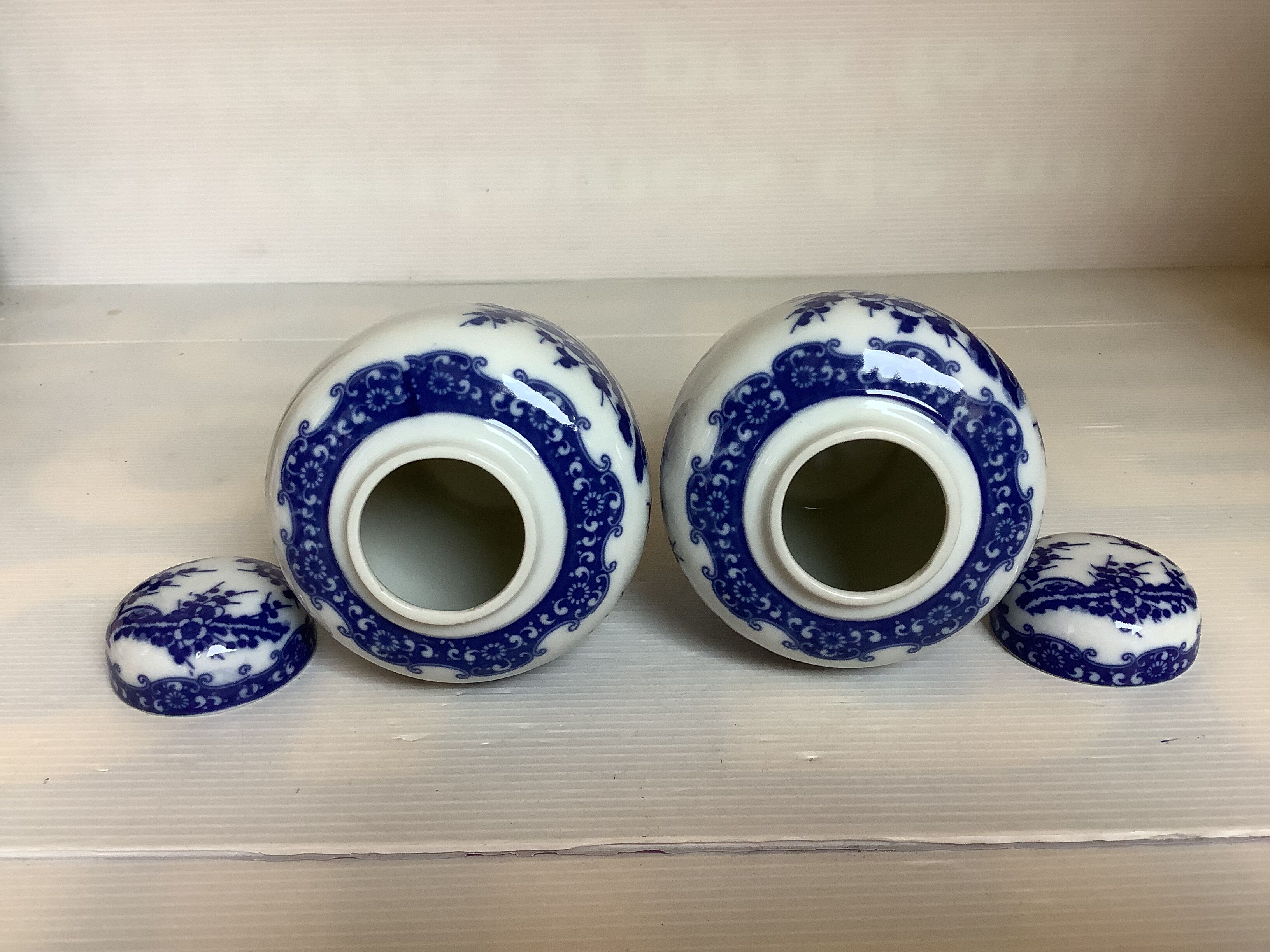 Paire de vases fleurs bleues