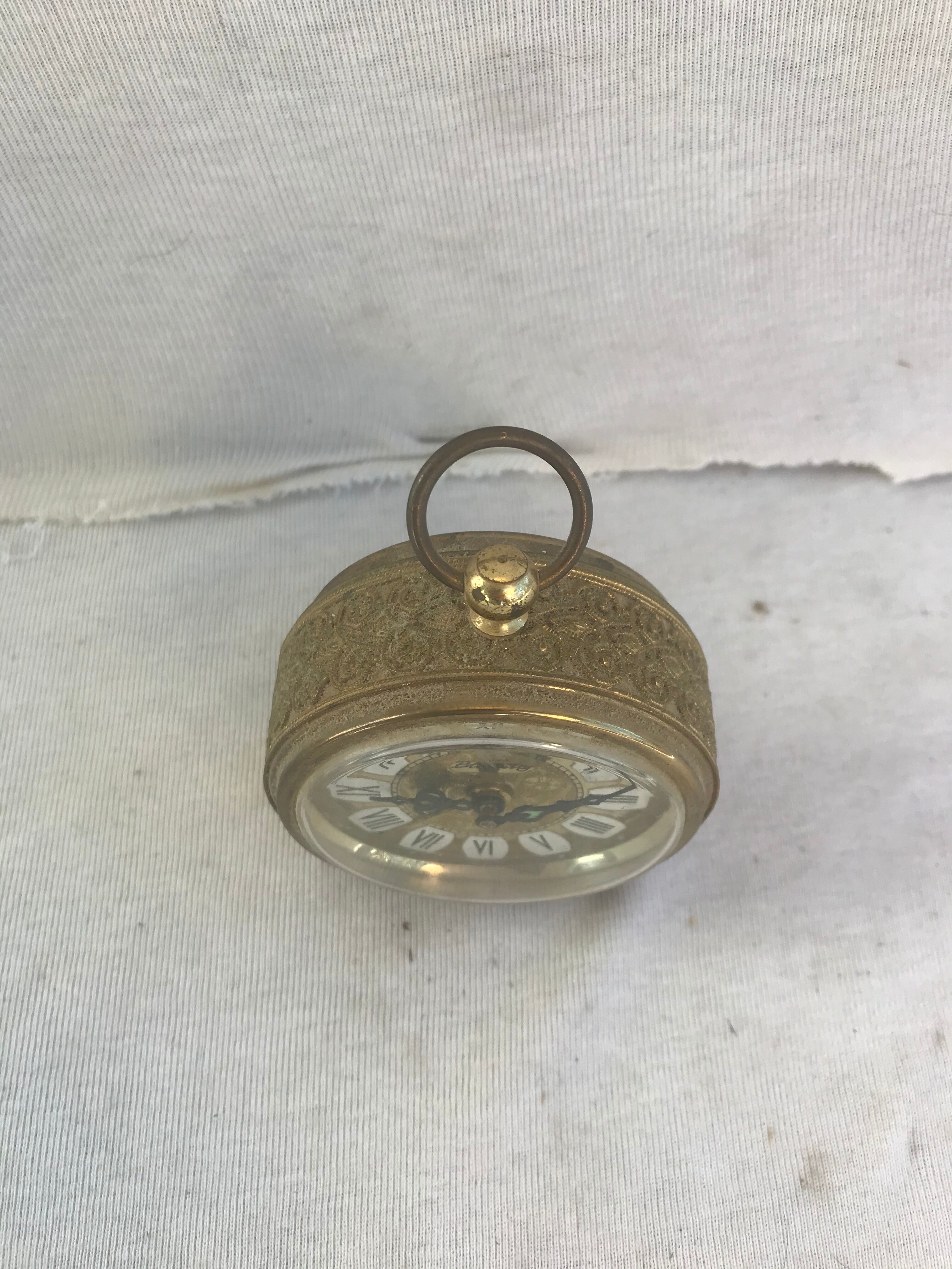 Old Blessing alarm clock gilded metal openwork outline vintage decoration