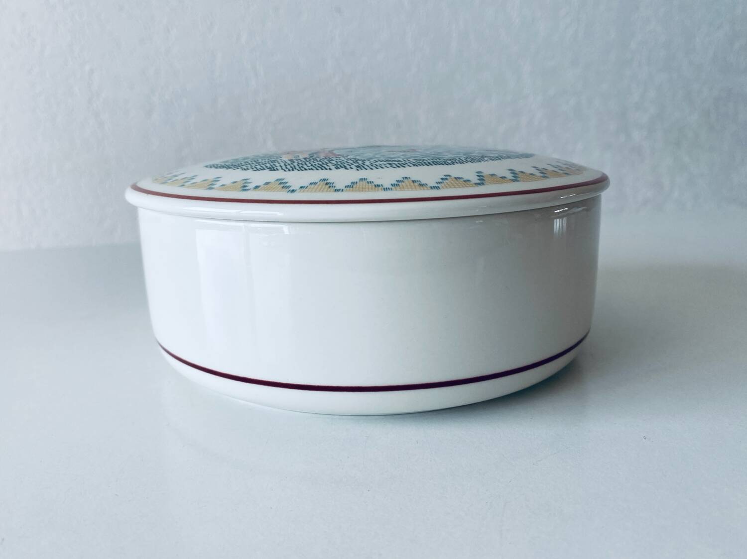 Villeroy and Boch candy box