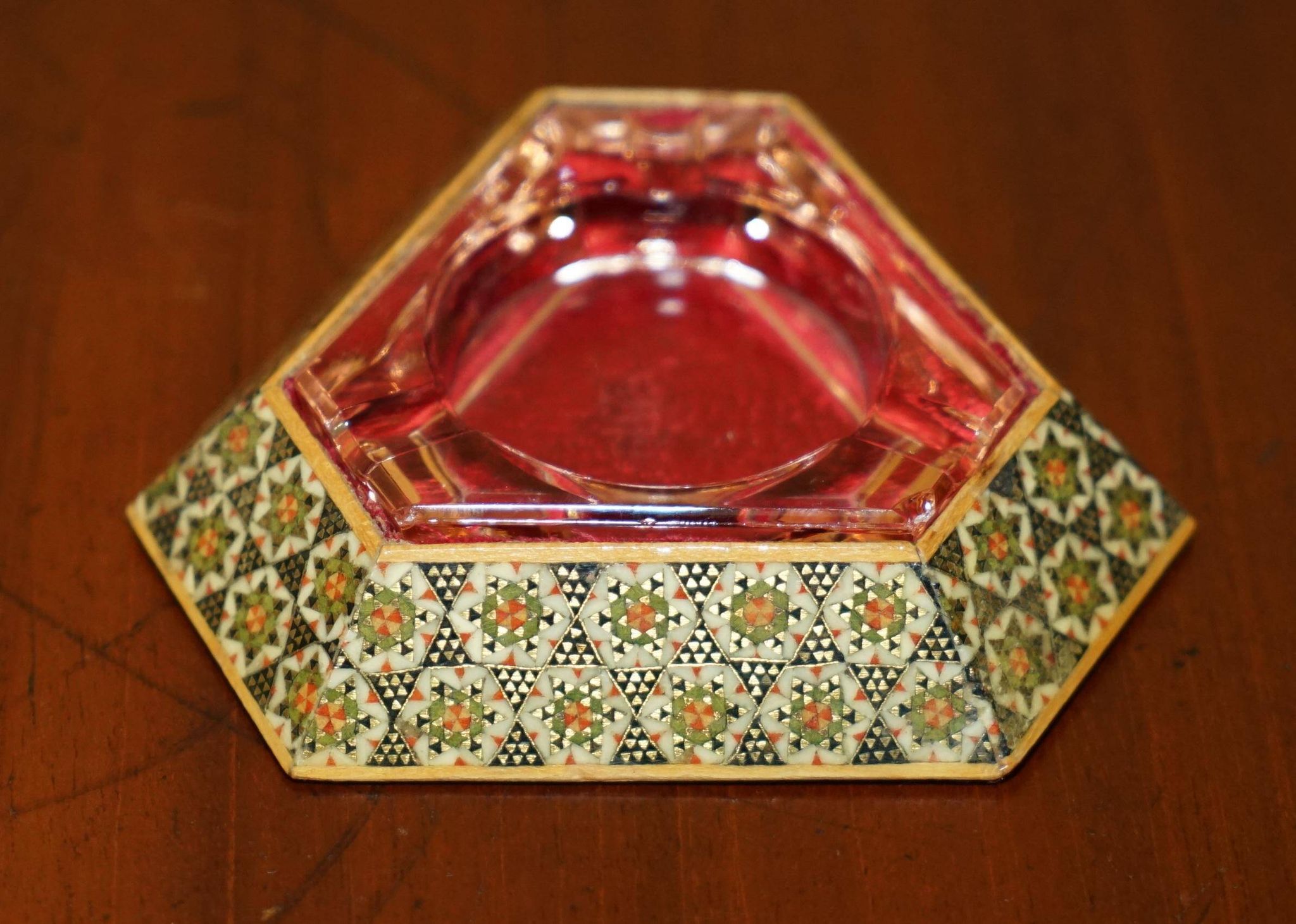 Cendrier persan antique avec plateau triangulaire en verre
