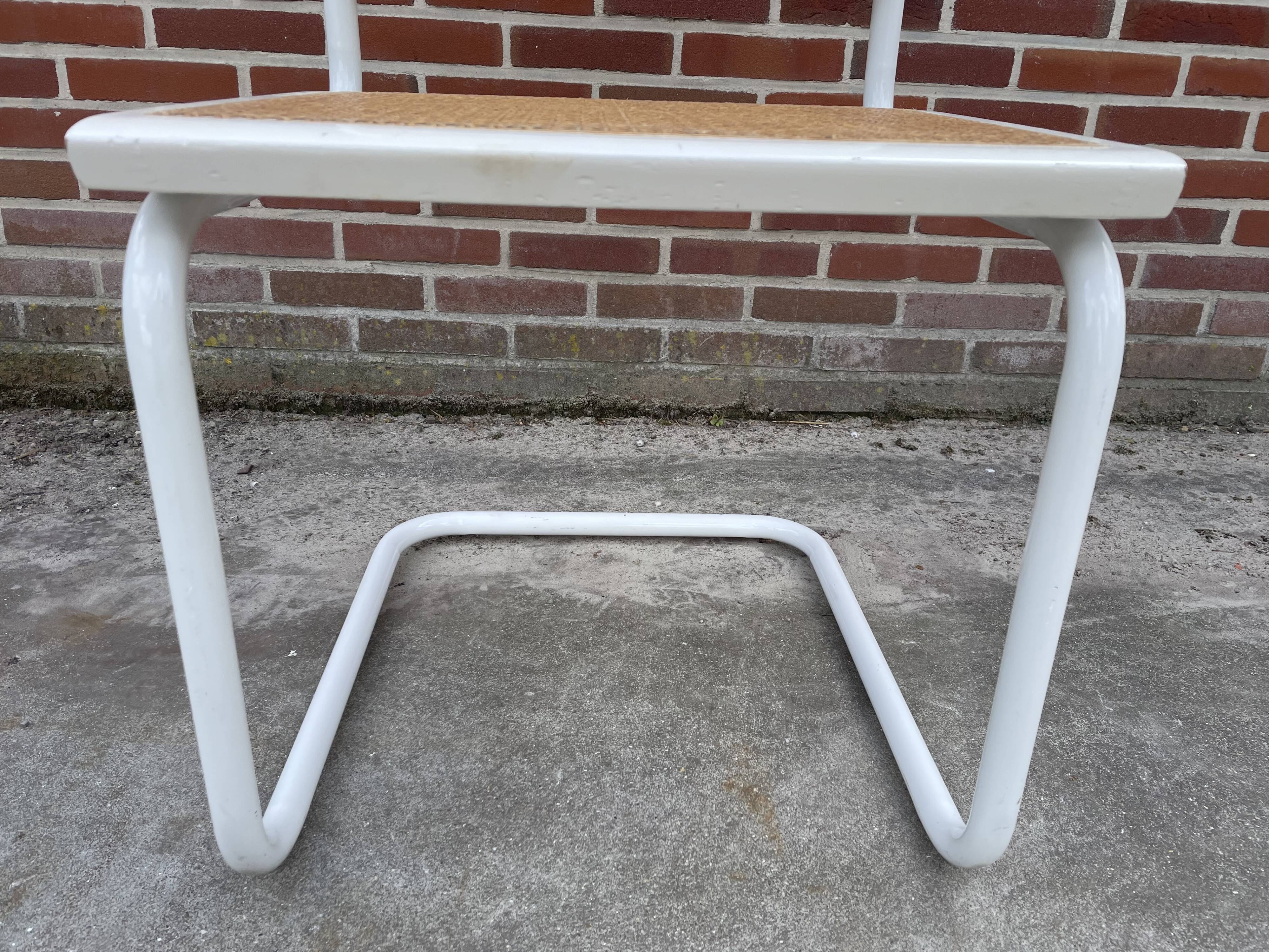 Cesca design chair b32 model in white design