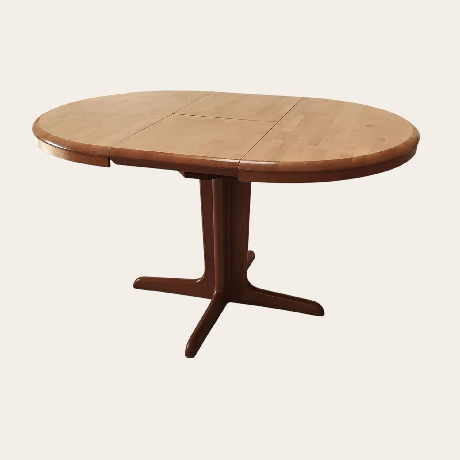 Extendable dining table, 70s