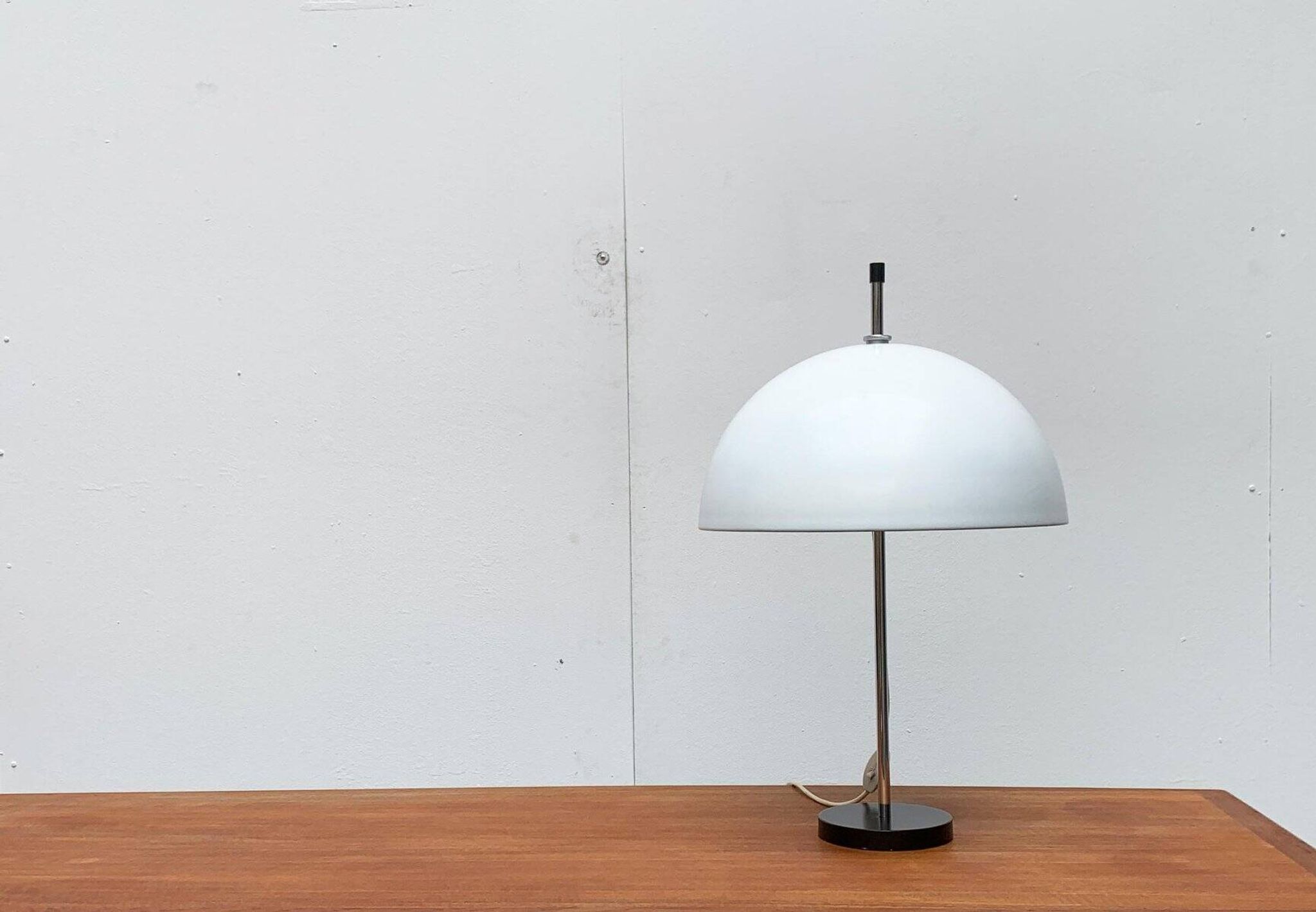 Mid-century minimalist dome table lamp