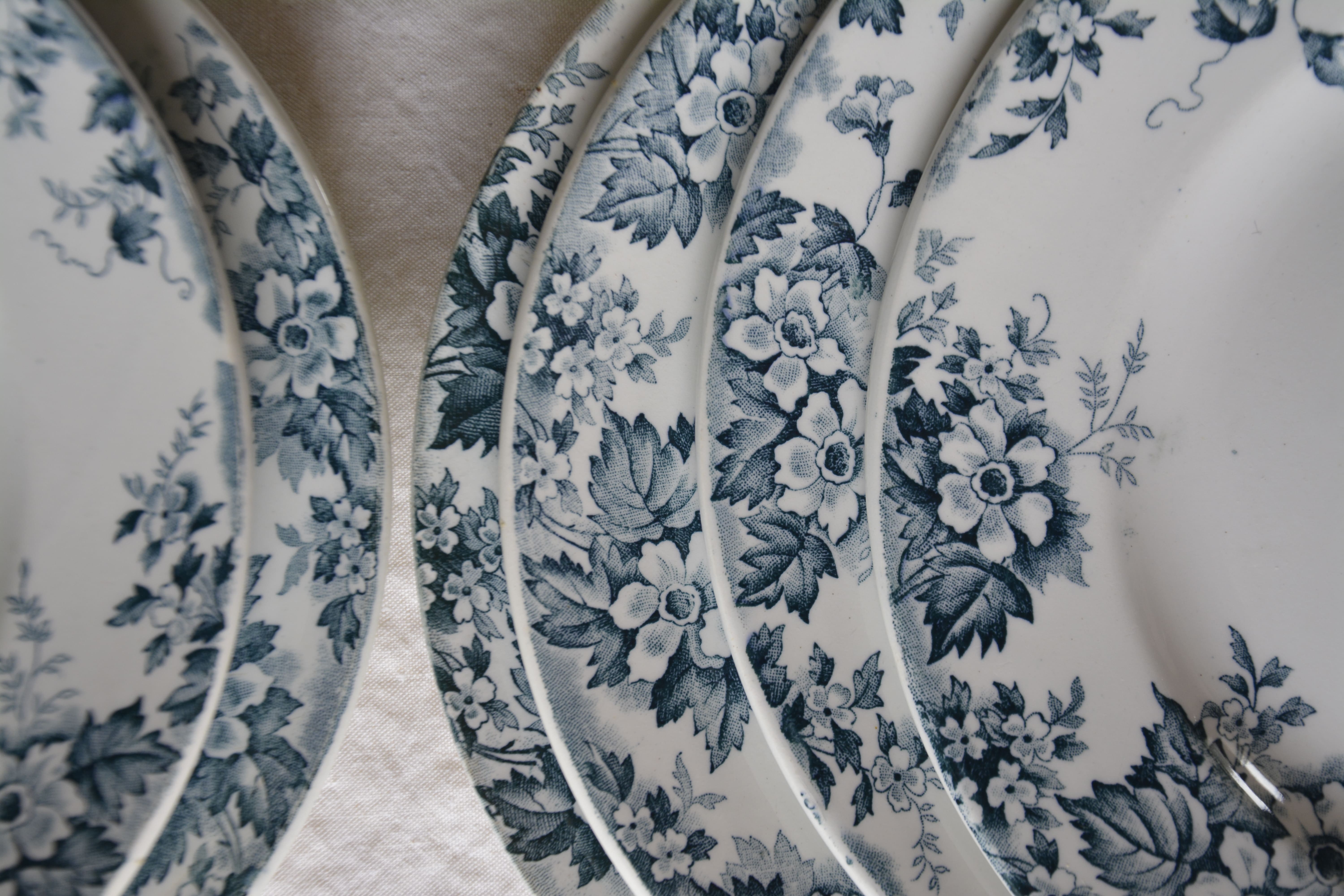 6 flat plates St Amand model Marie-Louise
