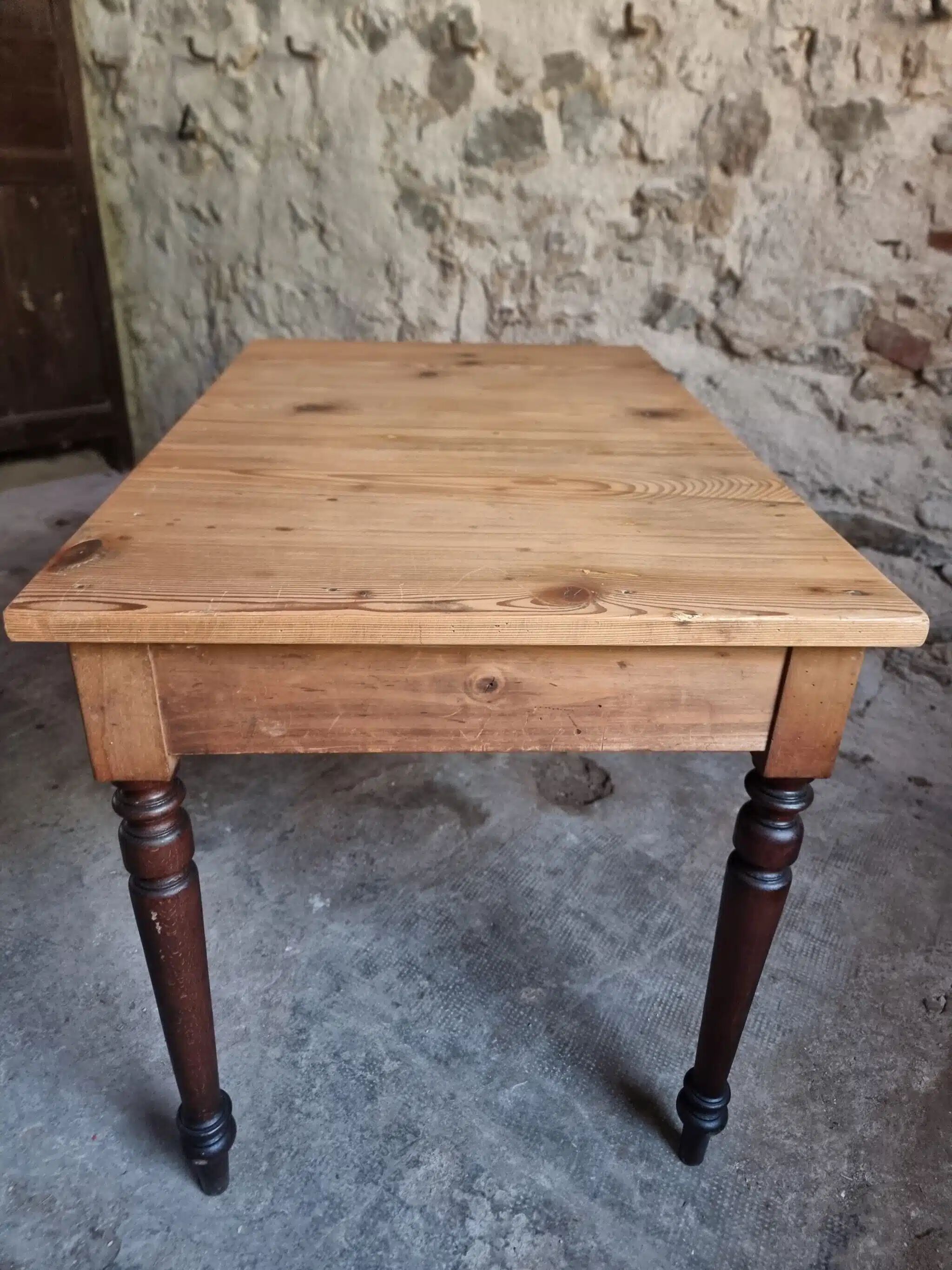 Table vintage française en pin avec rallonge latérale vers 1930, table de cuisine ou bureau