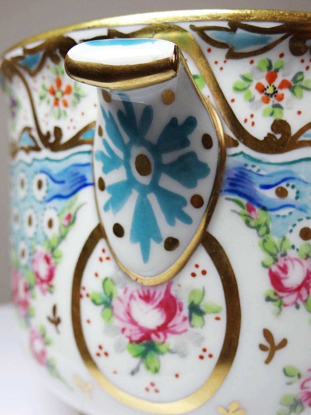 Old Limoges porcelain bowl/pot, hand-painted, M. Carpezat, 1900-1930