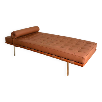 Mies van der Rohe's “Barcelona” Chaise Longue