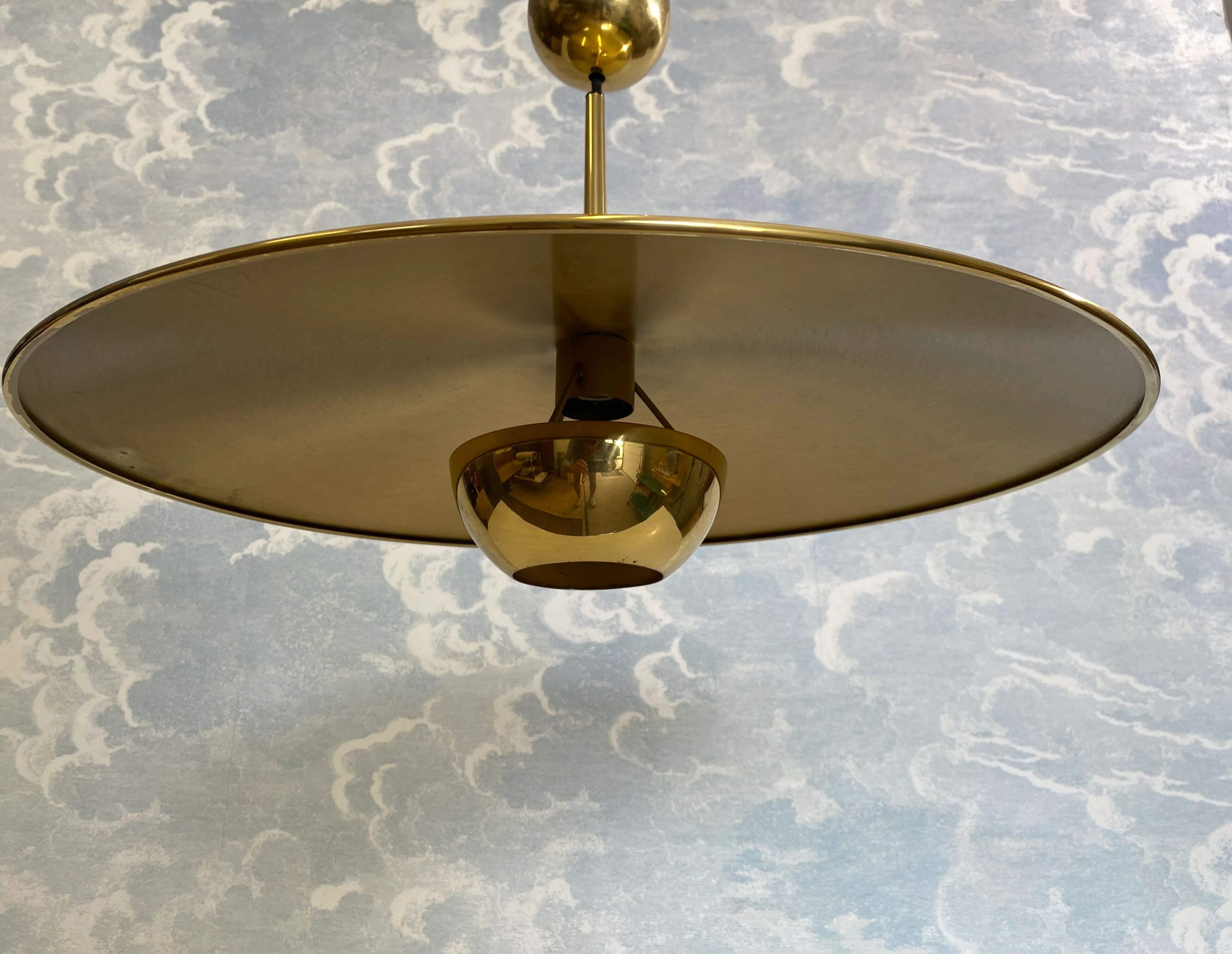 Adjustable brass pendant Onos 55 Center Pull by Florian Schulz, Germany, 1970s