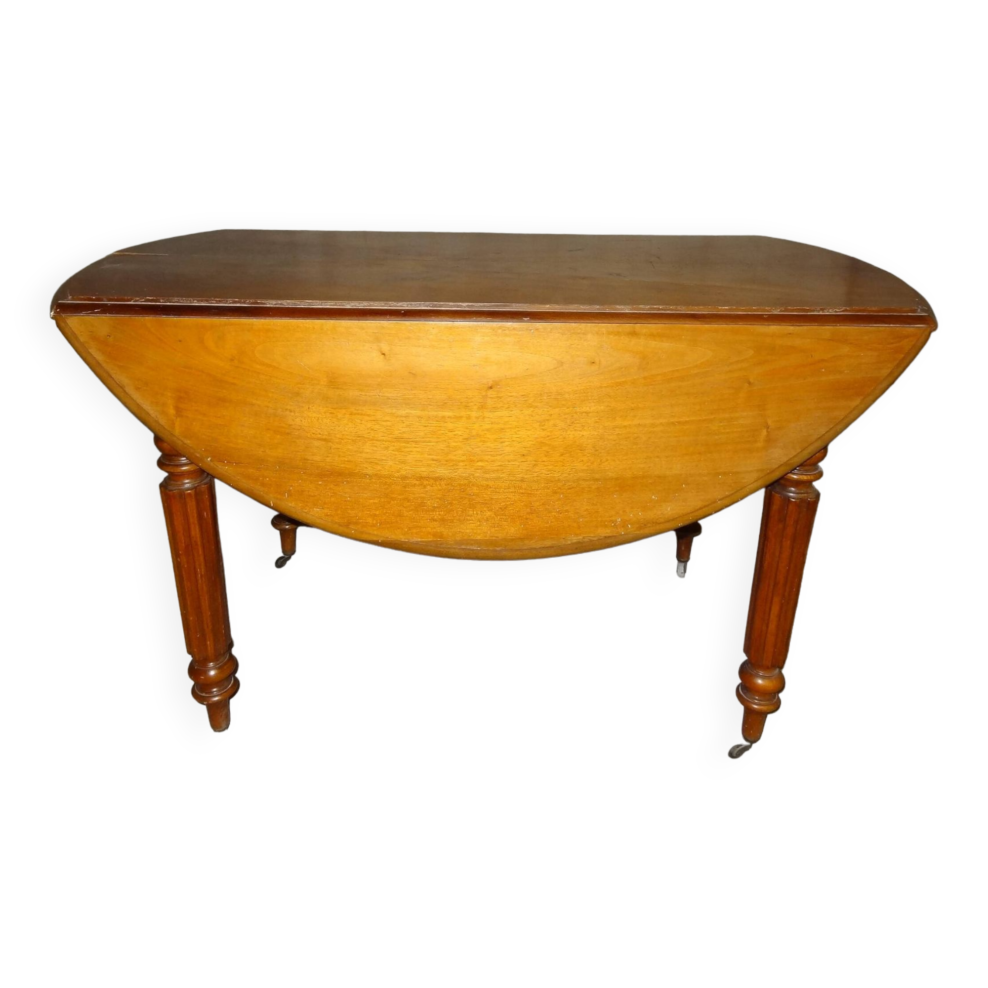 Round table with drop leaves