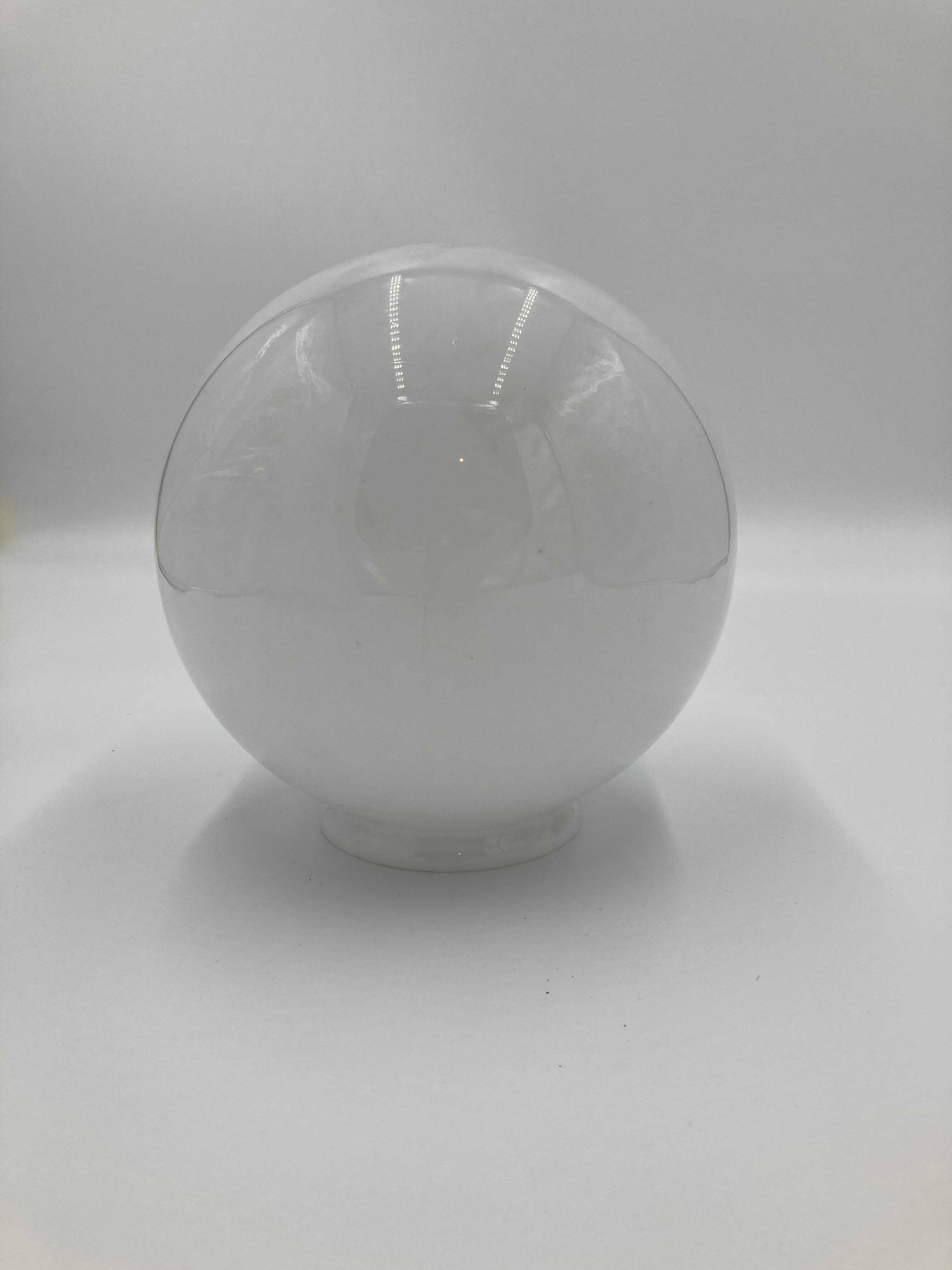 Globe 20cm in white glass