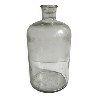 Apothecary jar