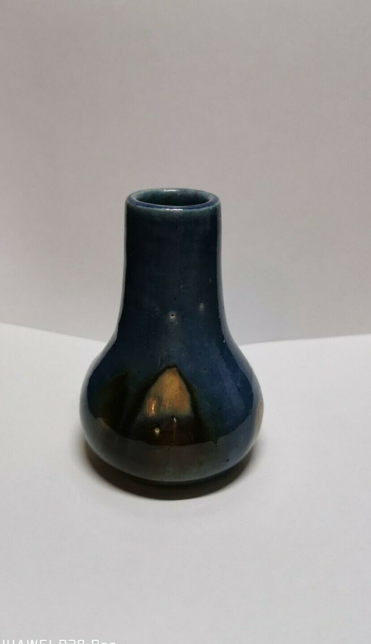 Vase à identifier en céramique vernisée.