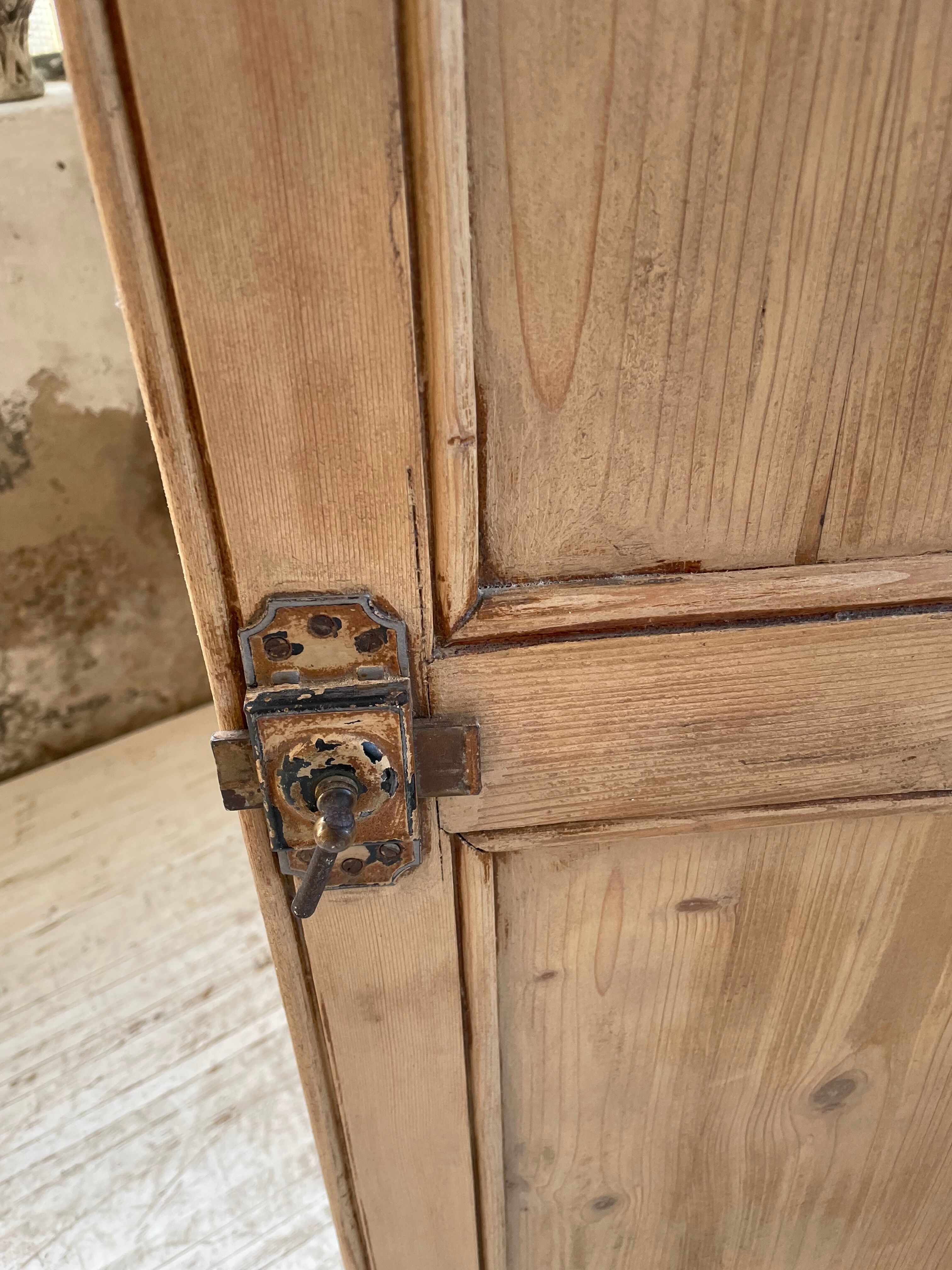 Wooden cabinet cuttery