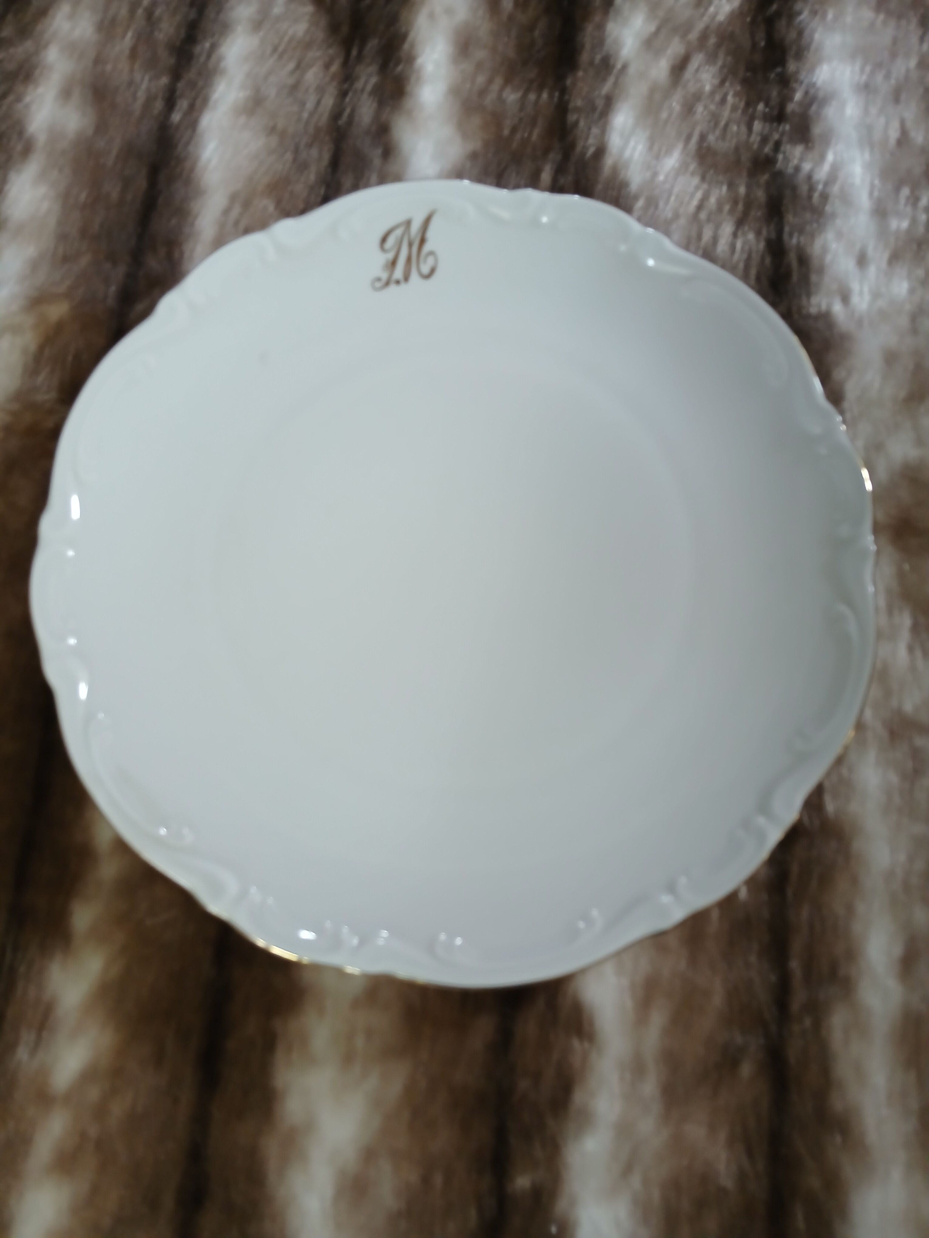 Ensemble 6 plats en porcelaine blanche