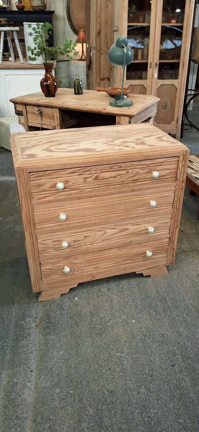 Vintage chest of drawers