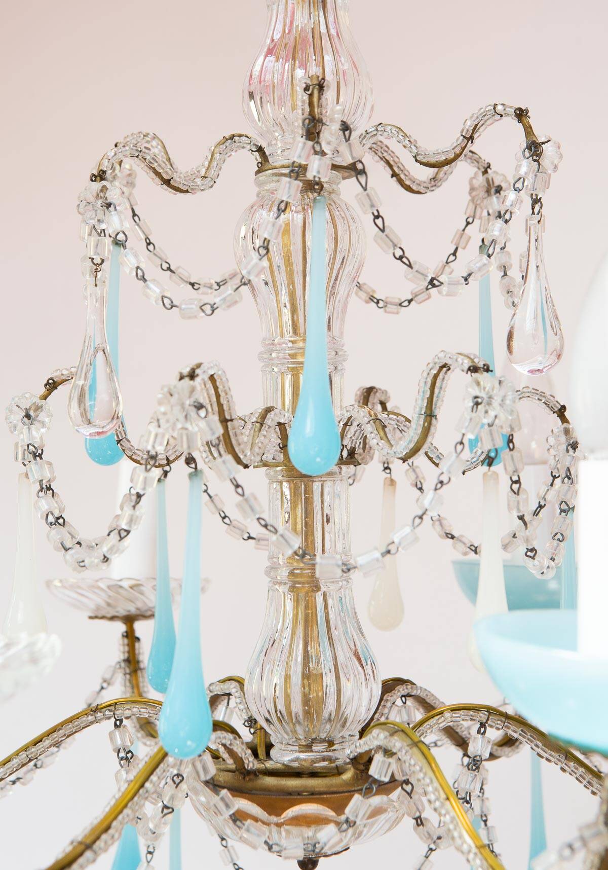 Italian chandelier with 6 arms in blue opaline glass (55 cm)