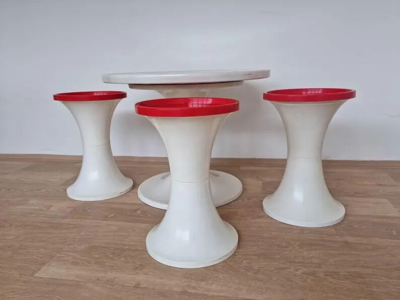 Midcentury Set of Three Tulip Stools and Coffee Table, Space Age, Germany, 1970s