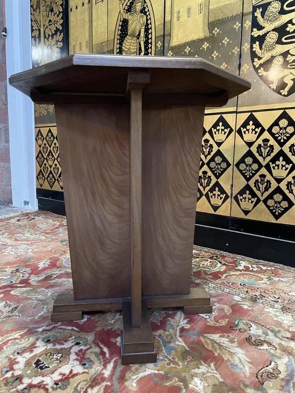 Art deco period pedestal table in solid mahogany