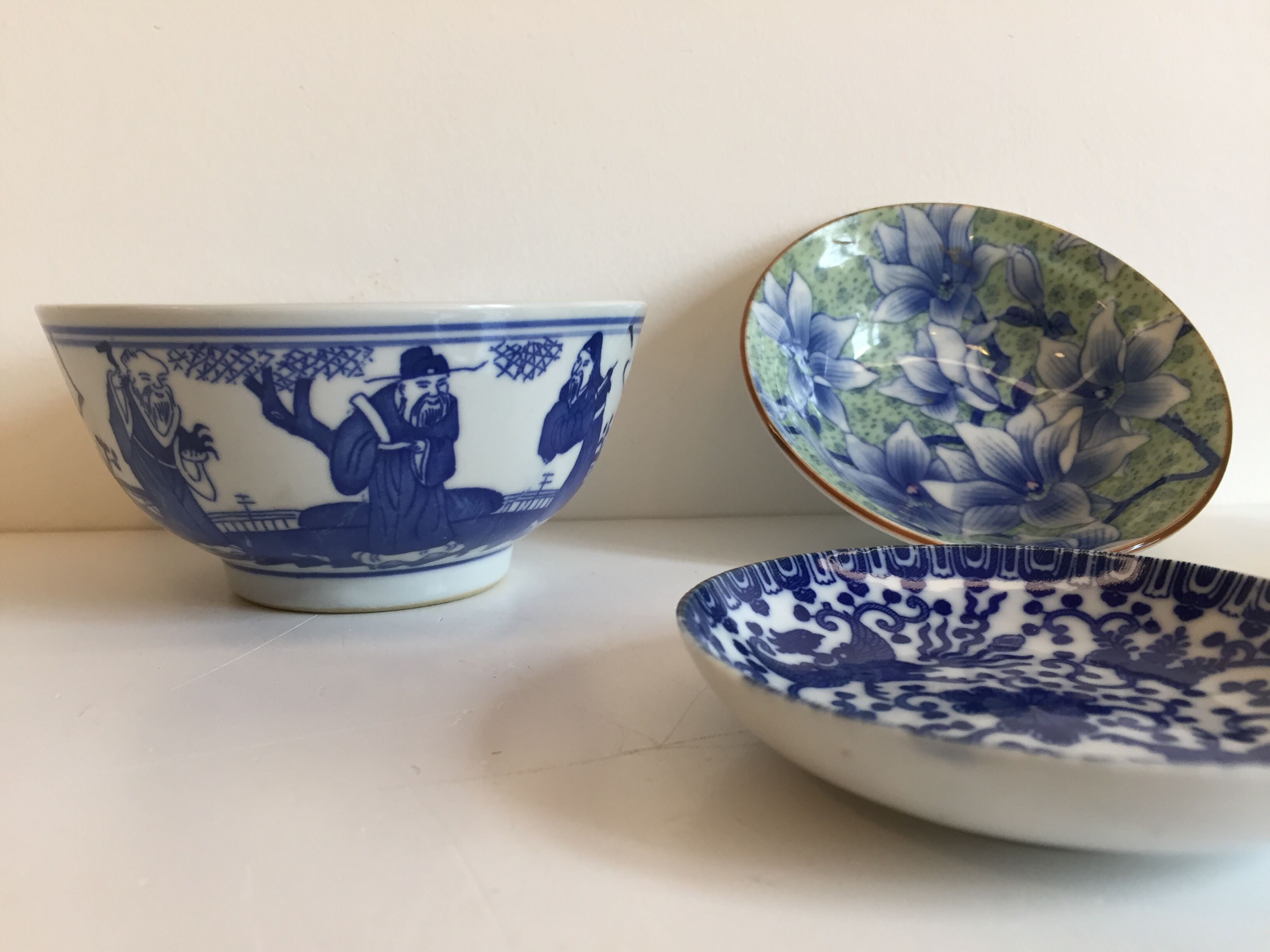 set of 4 bowls and 4 asian porcelain cups