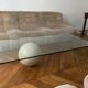 Table basse vintage design italien verre courbé et travertin