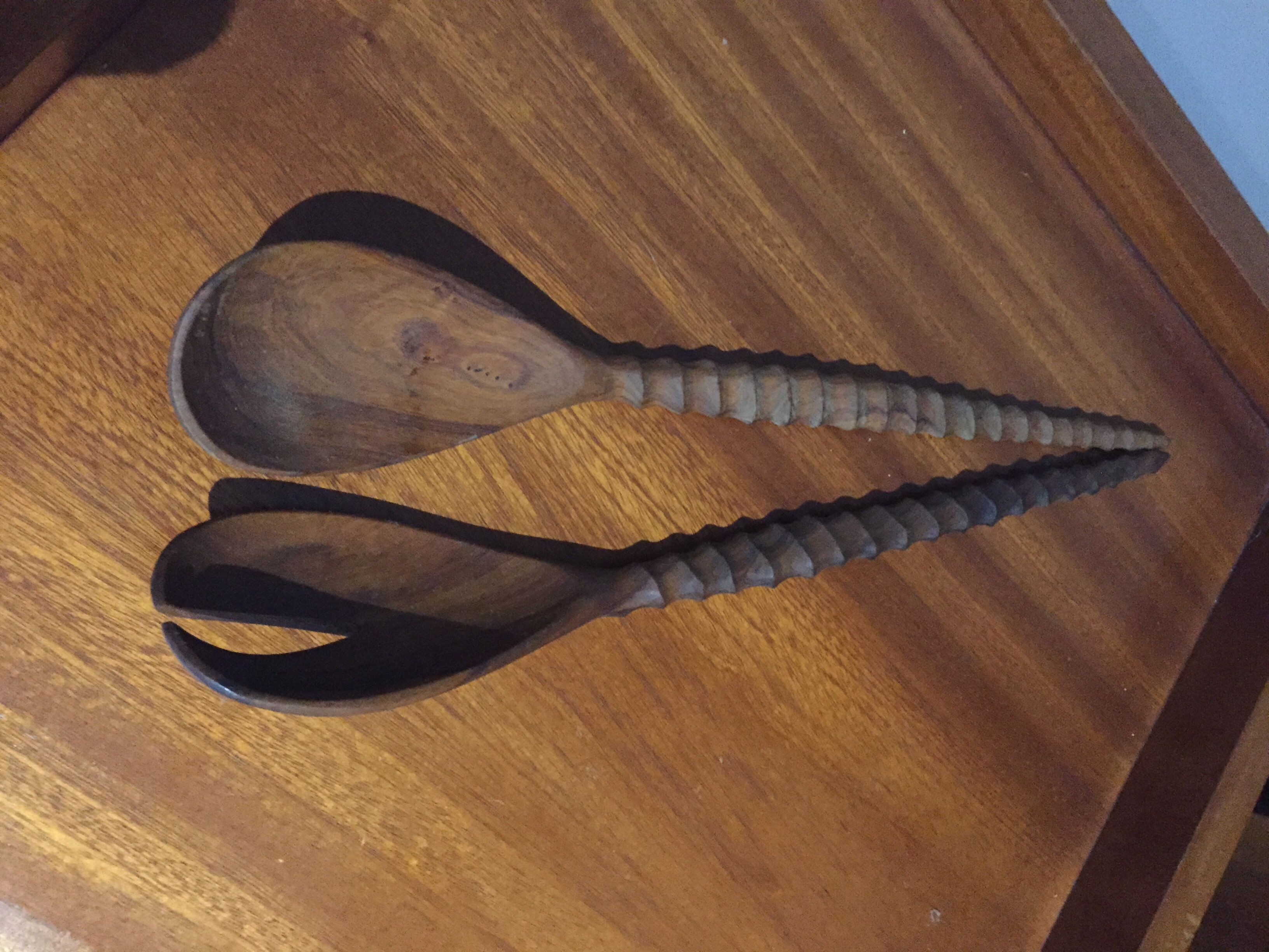 Salad bowl in olive tree of Vallauris signed Tony Bain