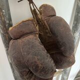 Ancienne paire de gants de boxe en cuir
