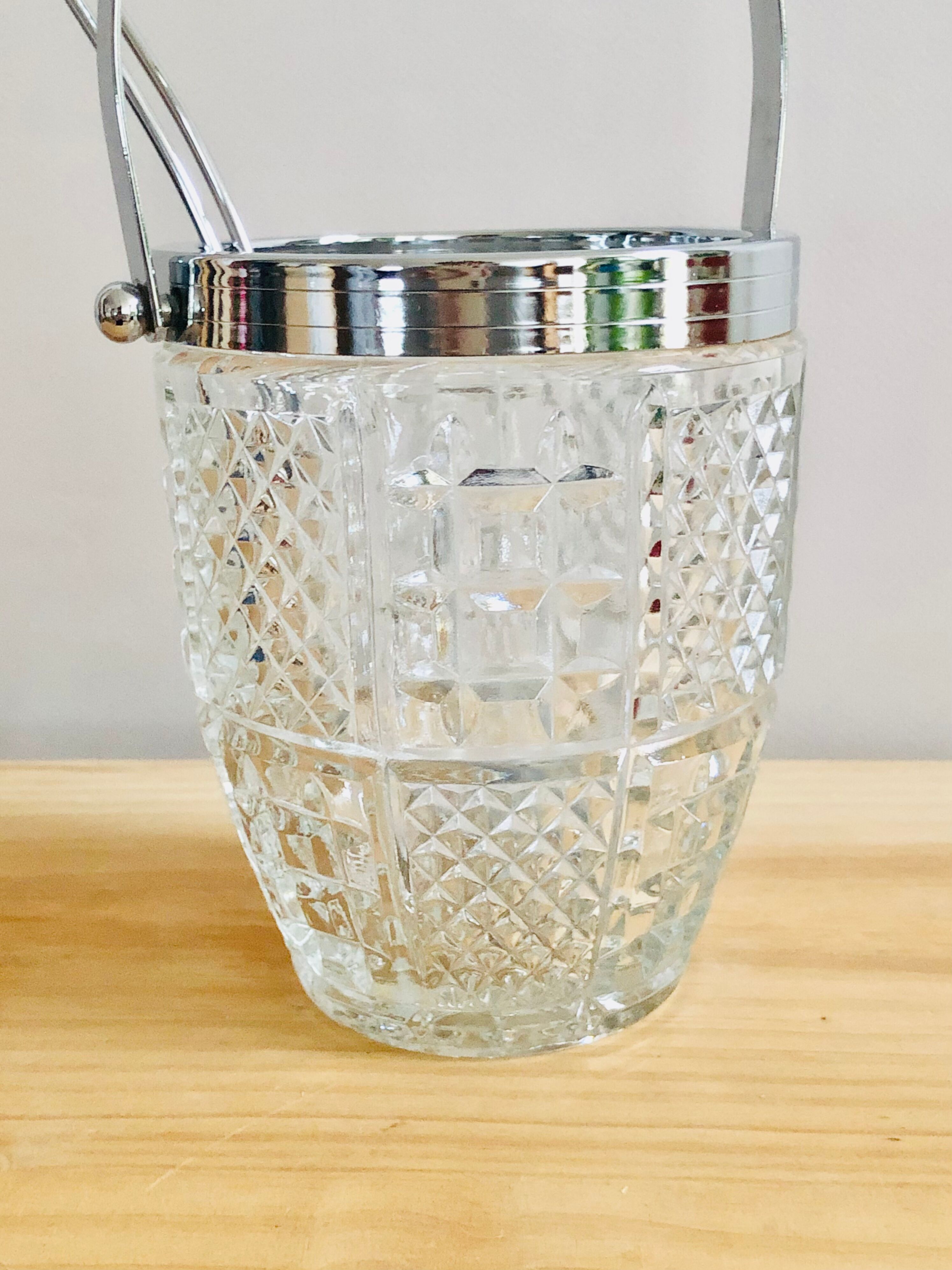 Seau à glace en verre ciselé