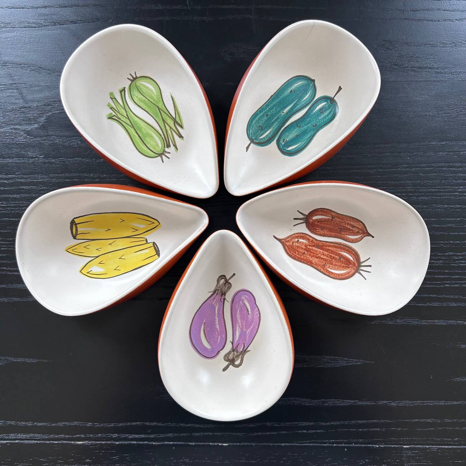 Service de 5 coupelles décor légumes